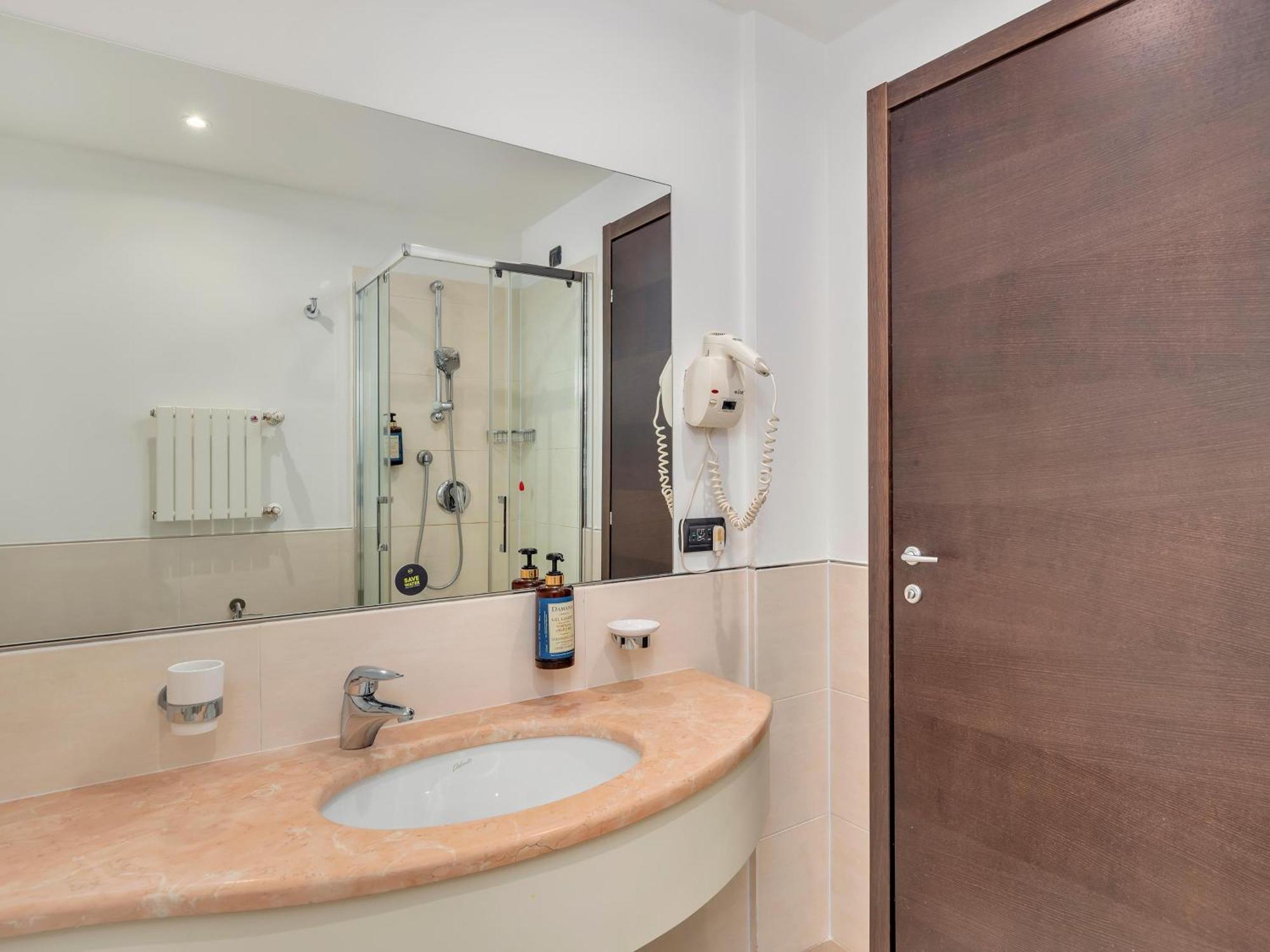B&B Hotel Park Hotel Cassano Cassano dʼAdda المظهر الخارجي الصورة